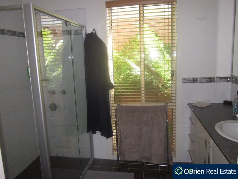 3 BARWON Drive, Pakenham VIC 3810