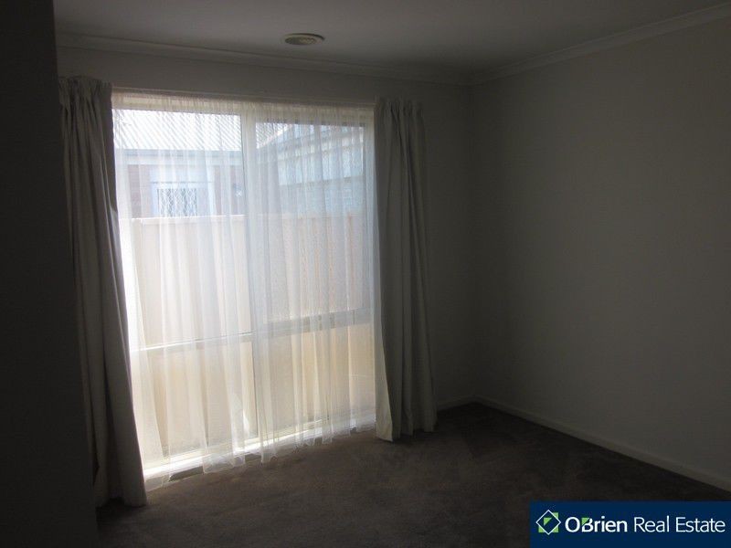 3 BARWON Drive, Pakenham VIC 3810