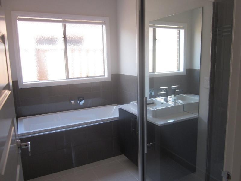 144 Mountainview Boulevard, Cranbourne North VIC 3977