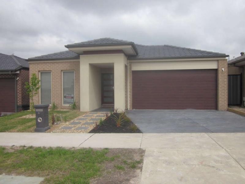 63 Burford Way, Cranbourne North VIC 3977