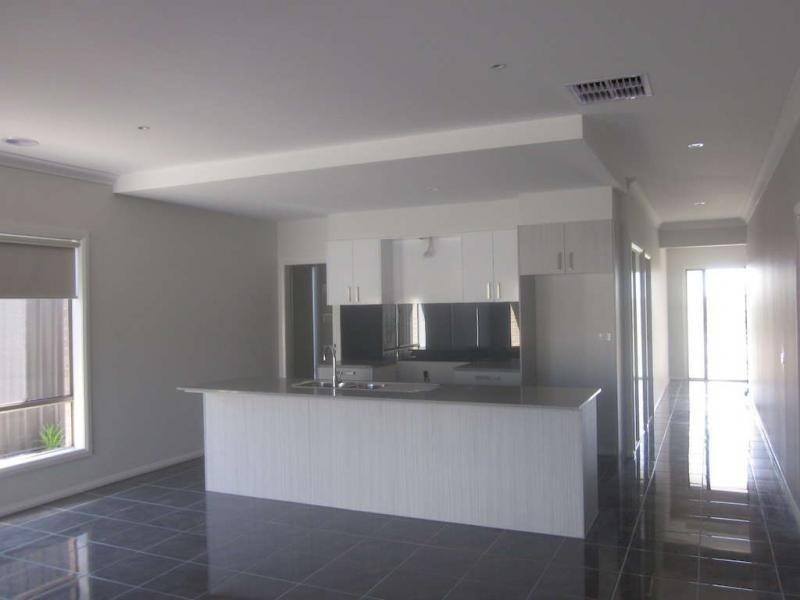 63 Burford Way, Cranbourne North VIC 3977