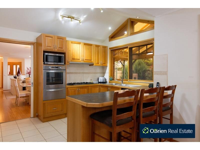 30 Merriwee Grove, Narre Warren South VIC 3805