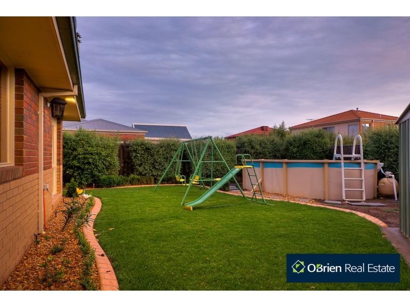 30 Merriwee Grove, Narre Warren South VIC 3805