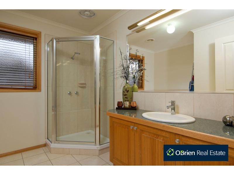 30 Merriwee Grove, Narre Warren South VIC 3805