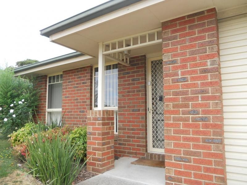 17 Wanderer Court, Berwick VIC 3806