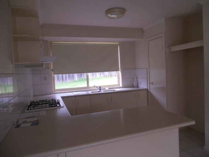 17 Wanderer Court, Berwick VIC 3806