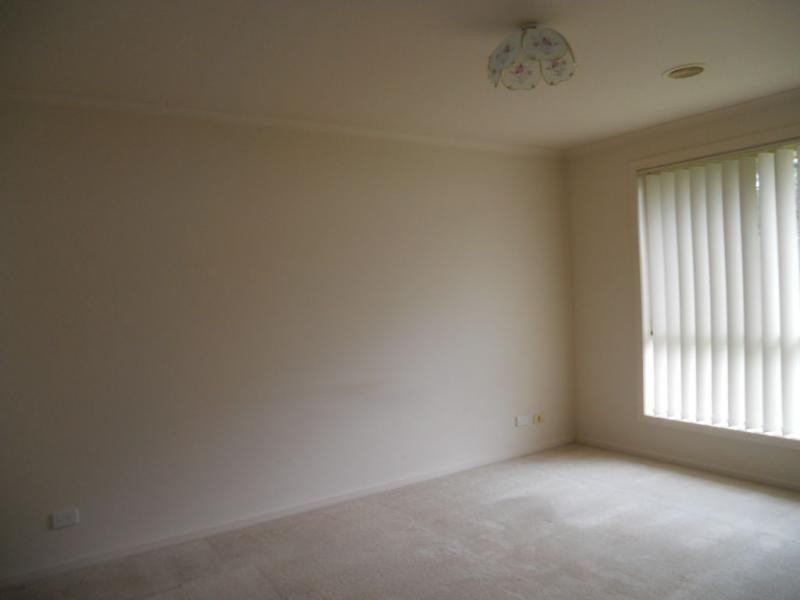 17 Wanderer Court, Berwick VIC 3806