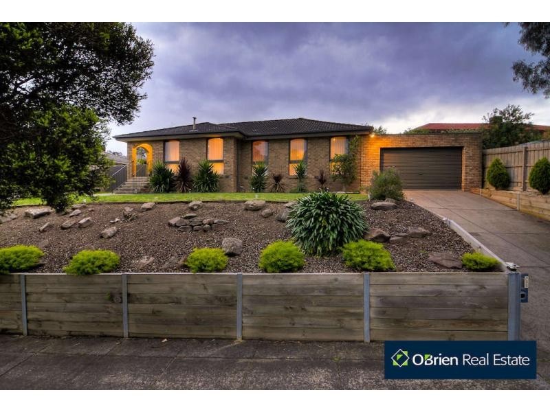 37 Ravenhill Crescent, Endeavour Hills VIC 3802