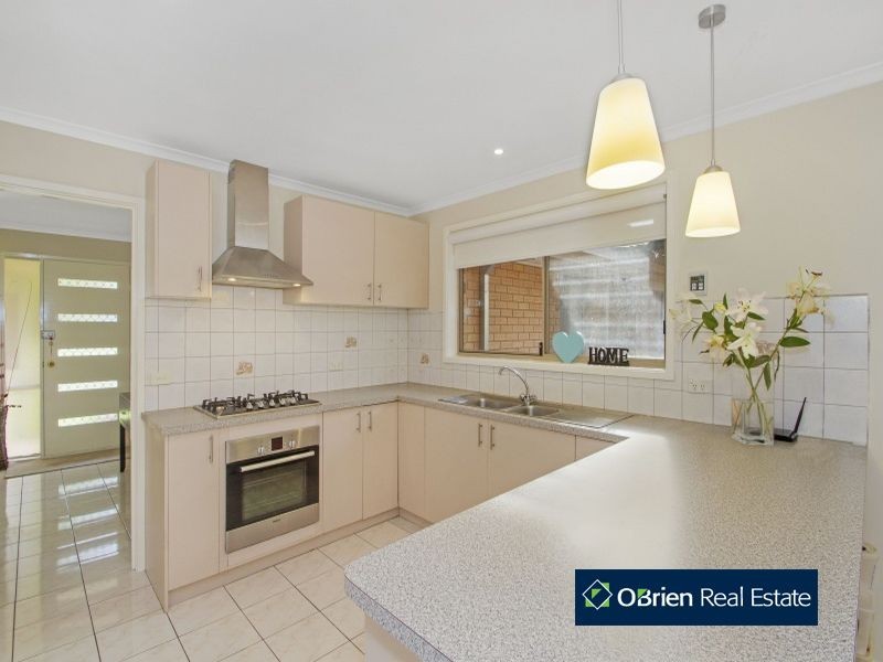 5 Joyce Street, Cranbourne West VIC 3977