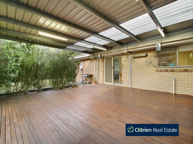 5 Joyce Street, Cranbourne West VIC 3977
