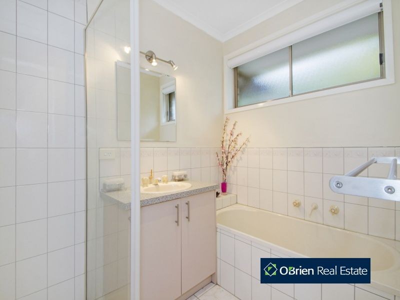 5 Joyce Street, Cranbourne West VIC 3977