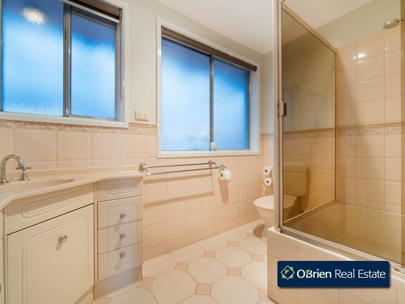 10 Millwood Avenue, Berwick VIC 3806