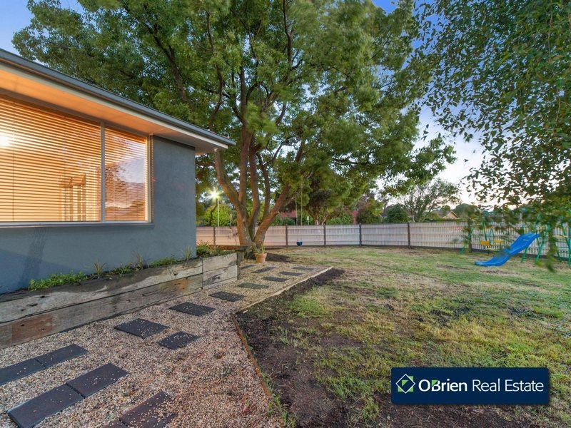 10 Millwood Avenue, Berwick VIC 3806