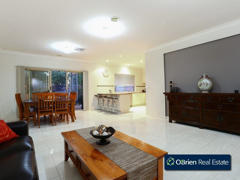 13 Grayden Drive, Berwick VIC 3806