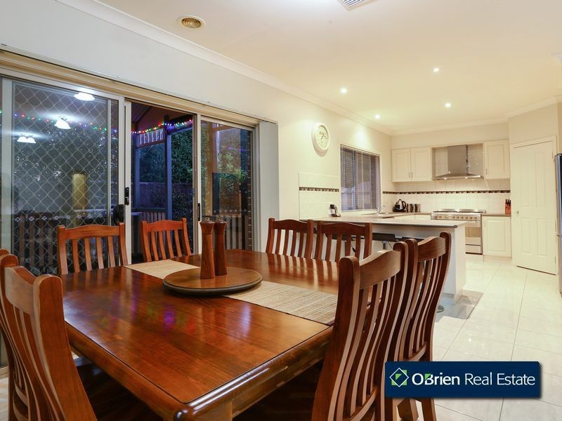 13 Grayden Drive, Berwick VIC 3806