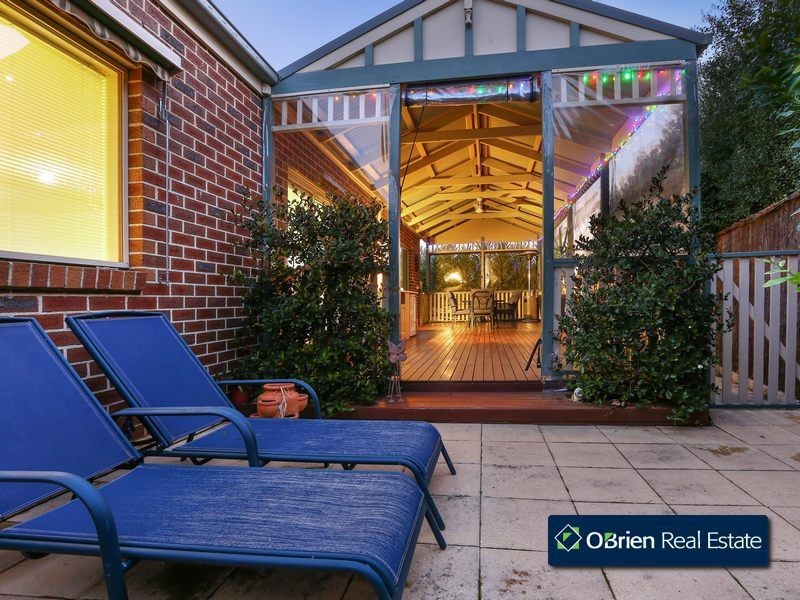 13 Grayden Drive, Berwick VIC 3806