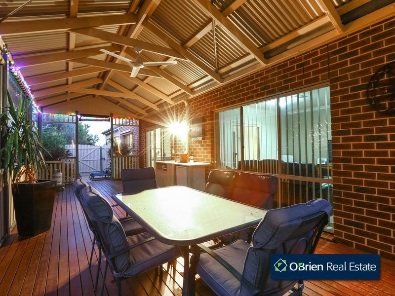 13 Grayden Drive, Berwick VIC 3806