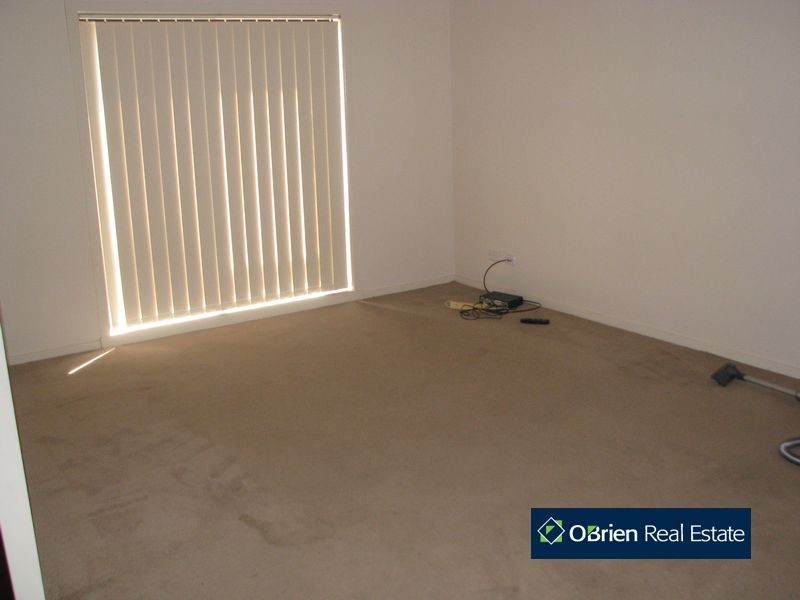 20 Scarlet Crescent, Pakenham VIC 3810