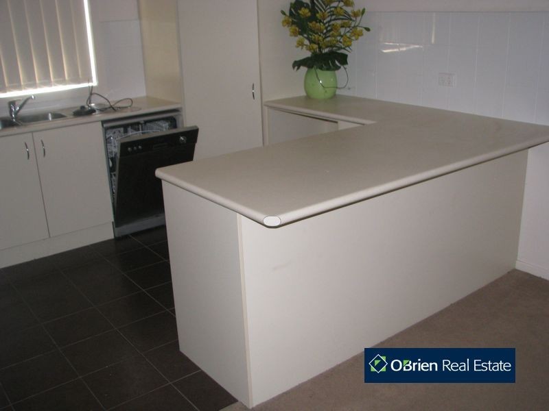 20 Scarlet Crescent, Pakenham VIC 3810