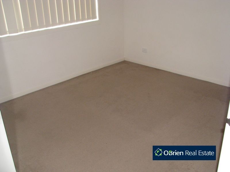 20 Scarlet Crescent, Pakenham VIC 3810