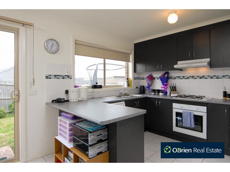 2/51 Leigh Drive, Pakenham VIC 3810