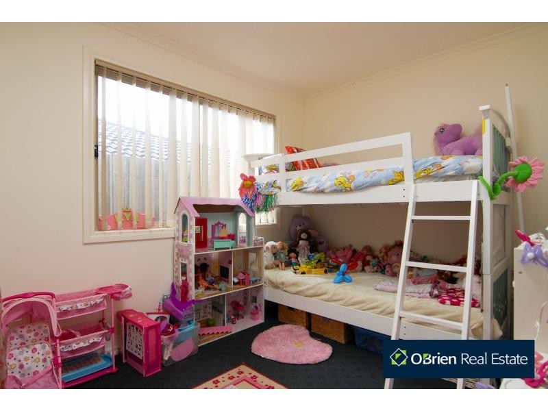 2/51 Leigh Drive, Pakenham VIC 3810