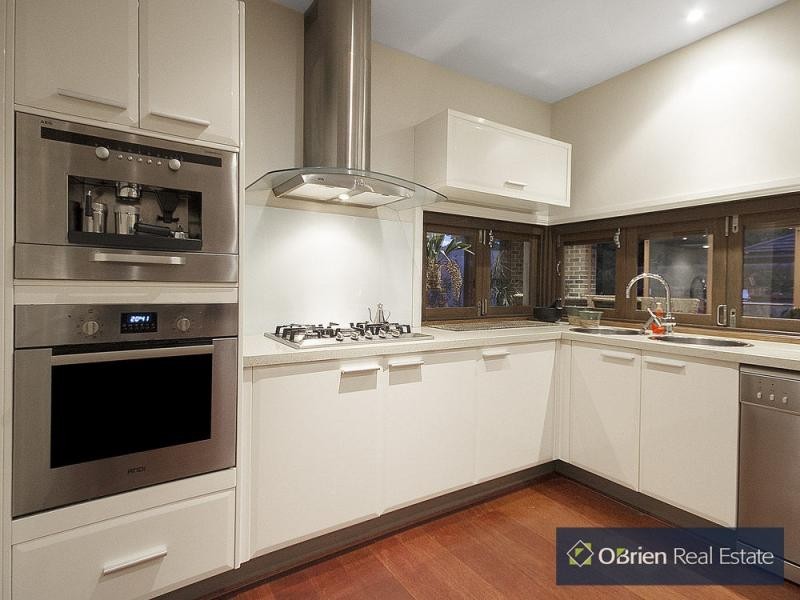 3 Phoenix Avenue, Cranbourne VIC 3977