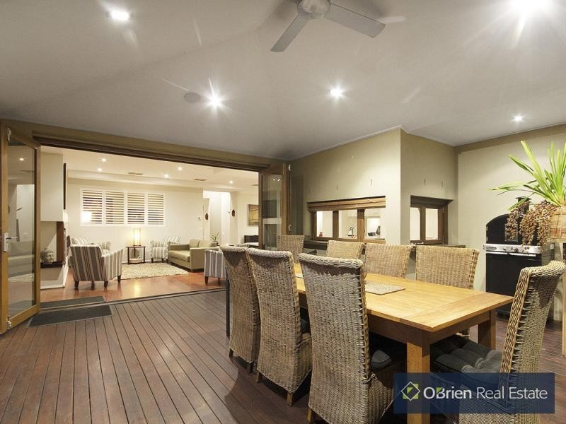 3 Phoenix Avenue, Cranbourne VIC 3977