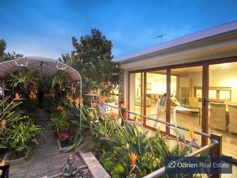 3 Phoenix Avenue, Cranbourne VIC 3977