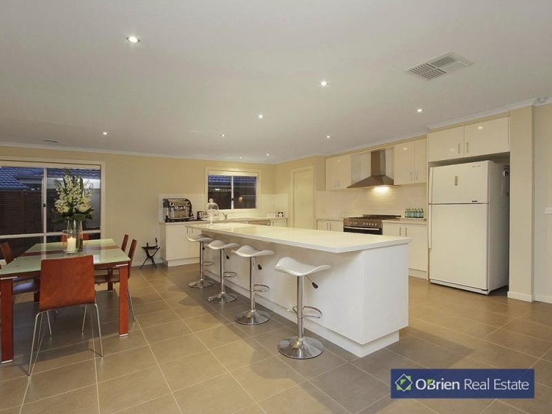 22 McCallum Drive, Cranbourne East VIC 3977
