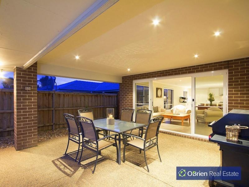 22 McCallum Drive, Cranbourne East VIC 3977