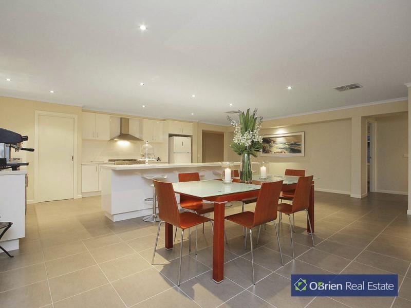22 McCallum Drive, Cranbourne East VIC 3977
