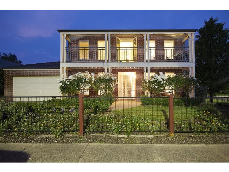 2 Riley Court, Pakenham VIC 3810