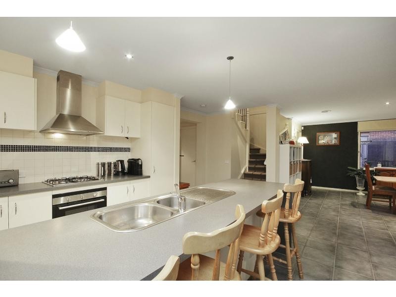 2 Riley Court, Pakenham VIC 3810