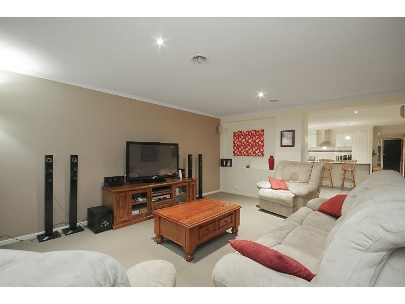 2 Riley Court, Pakenham VIC 3810