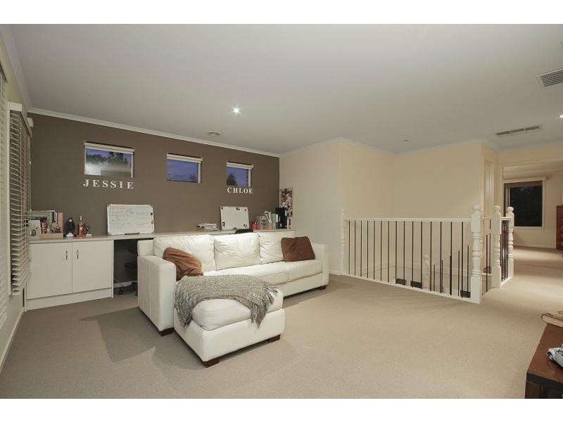 2 Riley Court, Pakenham VIC 3810