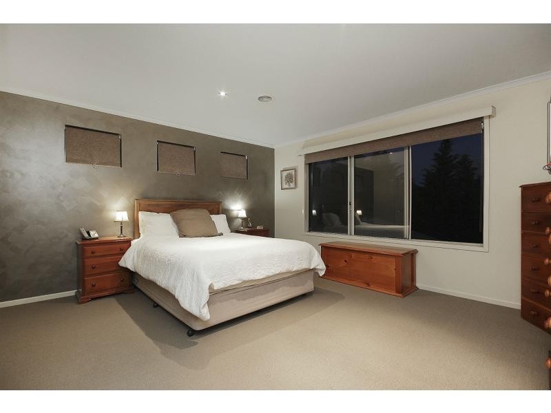 2 Riley Court, Pakenham VIC 3810