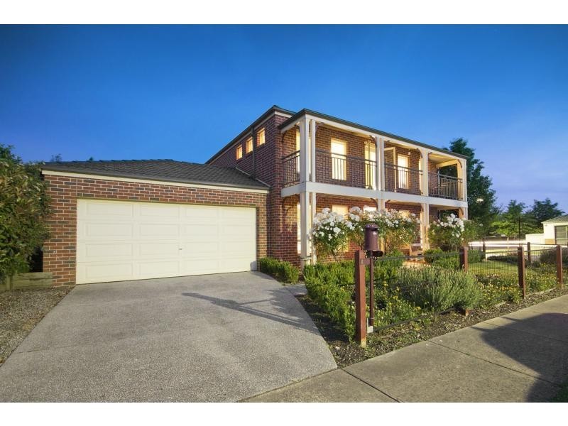 2 Riley Court, Pakenham VIC 3810