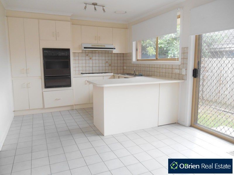 1/5 Bride Avenue, Hampton Park VIC 3976