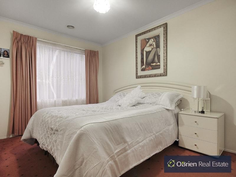 29 Central Parkway, Cranbourne West VIC 3977