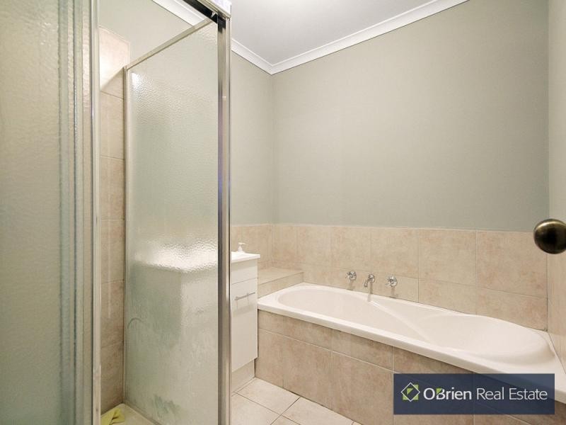 53 Leopold Crescent, Hampton Park VIC 3976