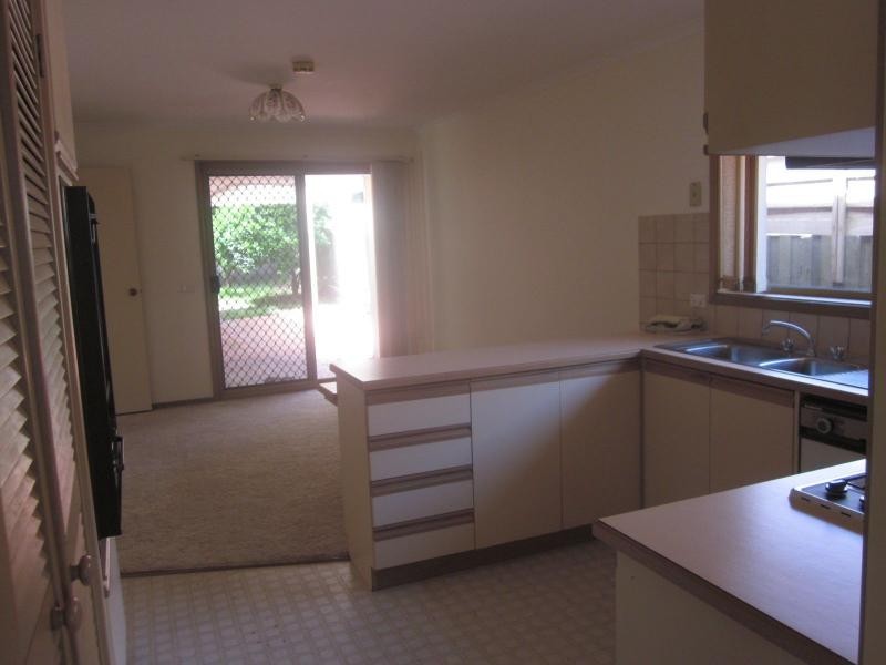 8 Tottington Rise, Berwick VIC 3806