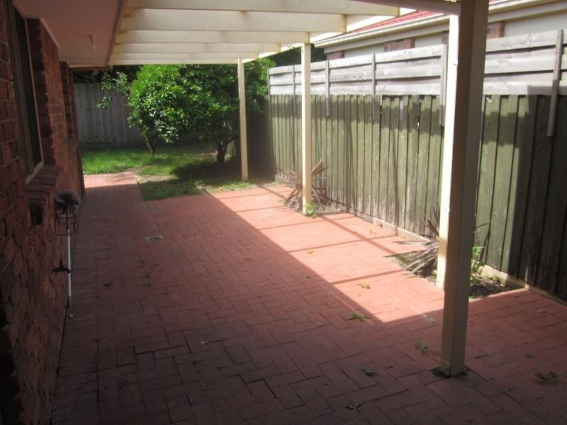 8 Tottington Rise, Berwick VIC 3806