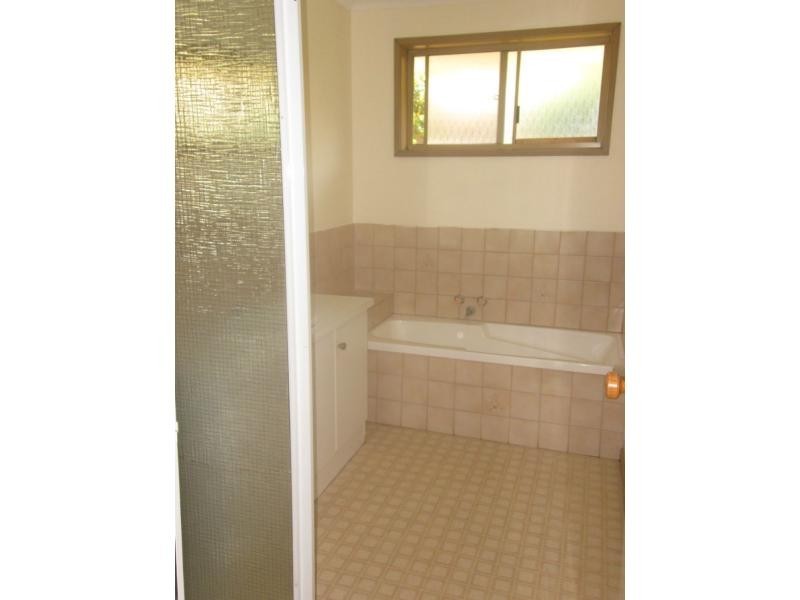 8 Tottington Rise, Berwick VIC 3806