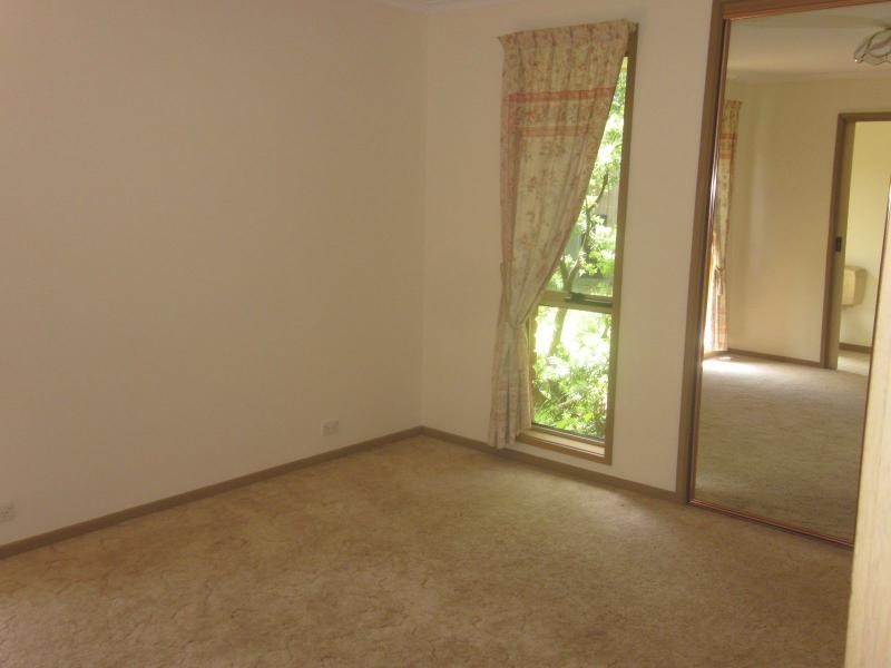 8 Tottington Rise, Berwick VIC 3806