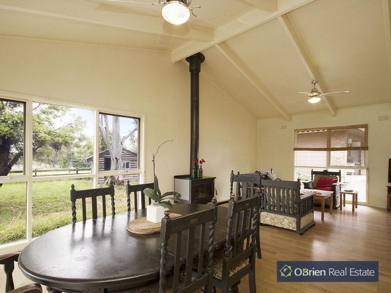 220 Smiths Lane, Cranbourne South VIC 3977