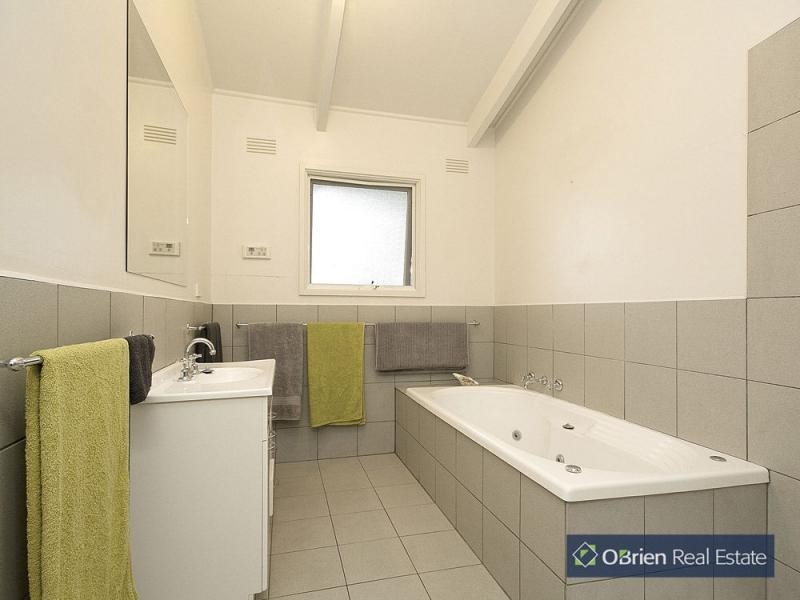 220 Smiths Lane, Cranbourne South VIC 3977