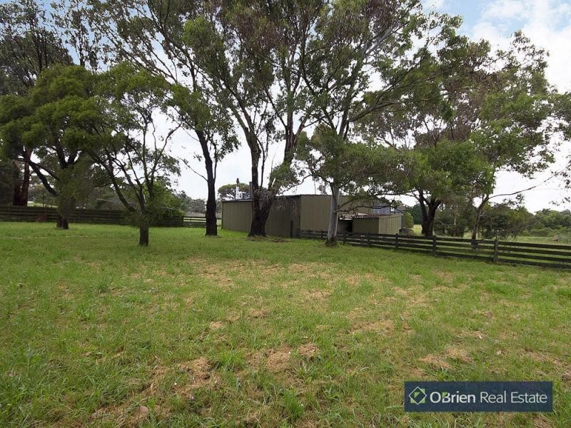 220 Smiths Lane, Cranbourne South VIC 3977