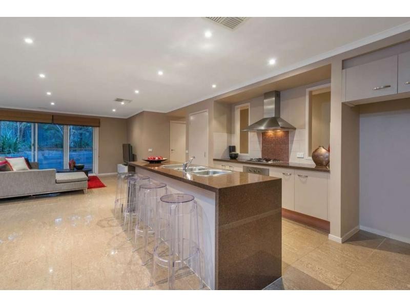 4 Huron Parkway, Pakenham VIC 3810