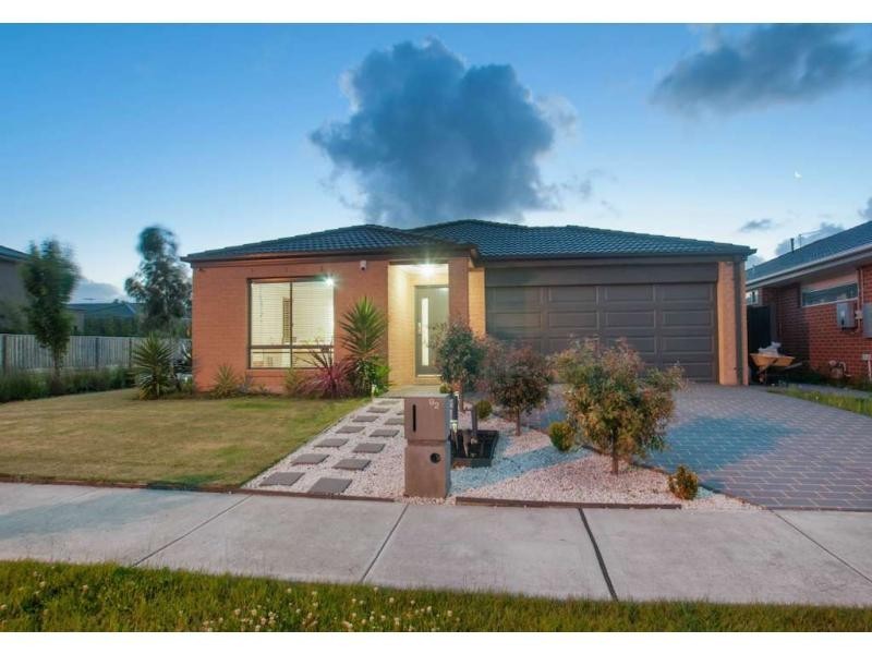 92 Sandarra Boulevard, Sandhurst VIC 3977